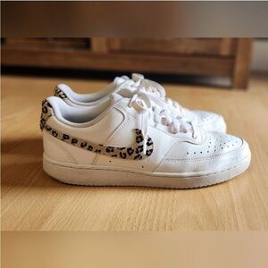 NIKE Court Vision Low